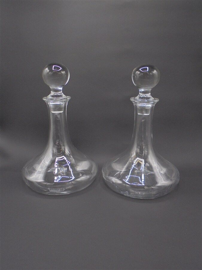 Pair of carafes decanter