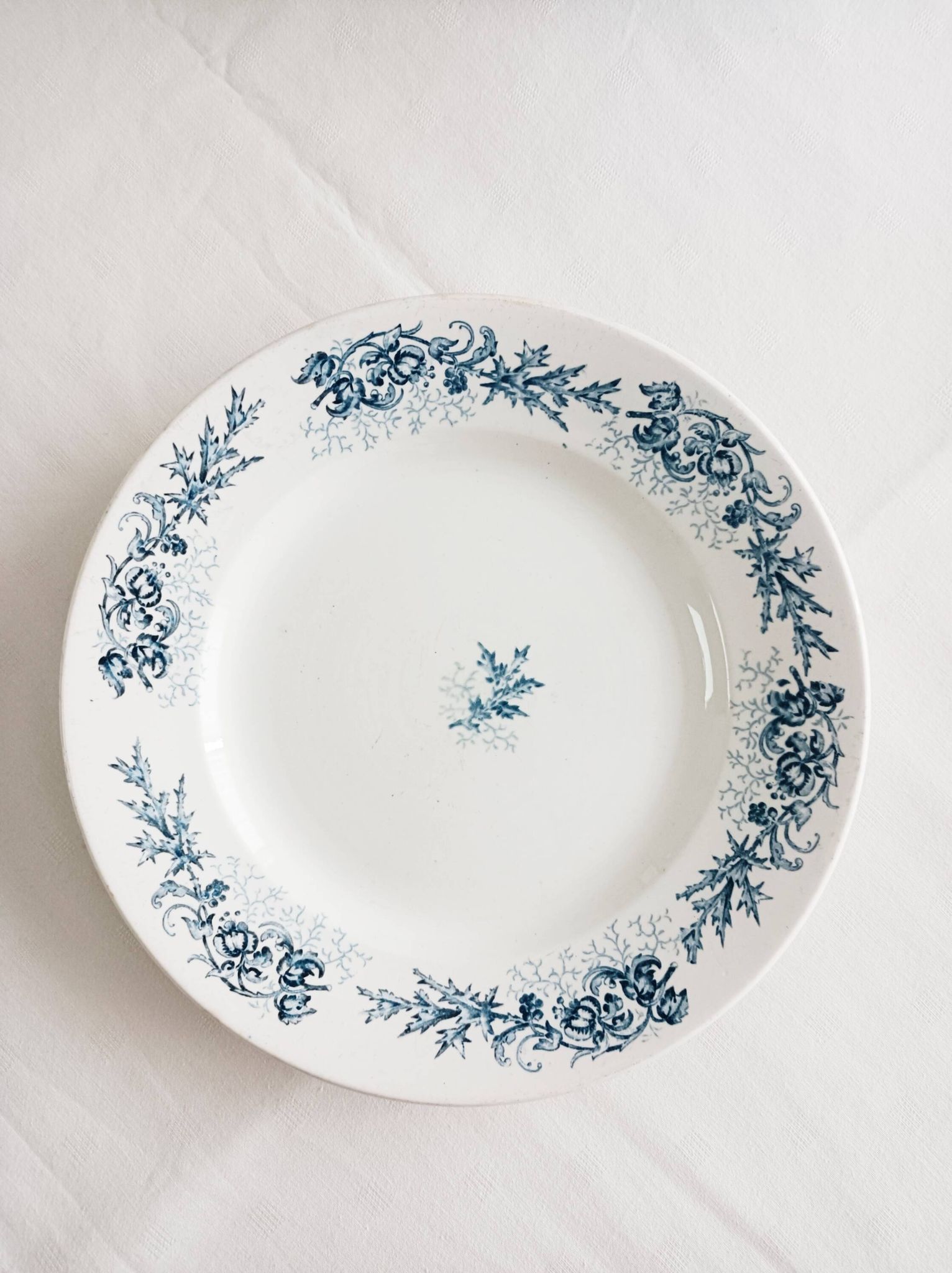 Plat rond terre de fer Longwy Cyrano