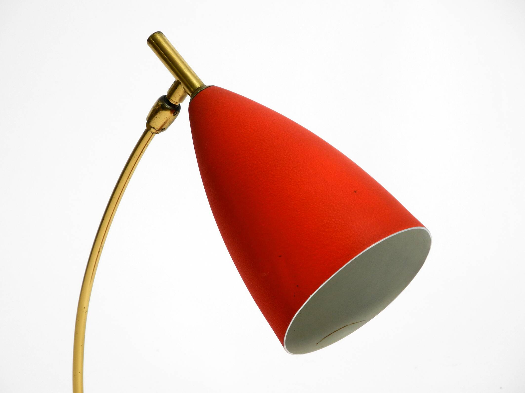Rare Cosack Mid Century table lamp with red fine wrinkle finish and brass n