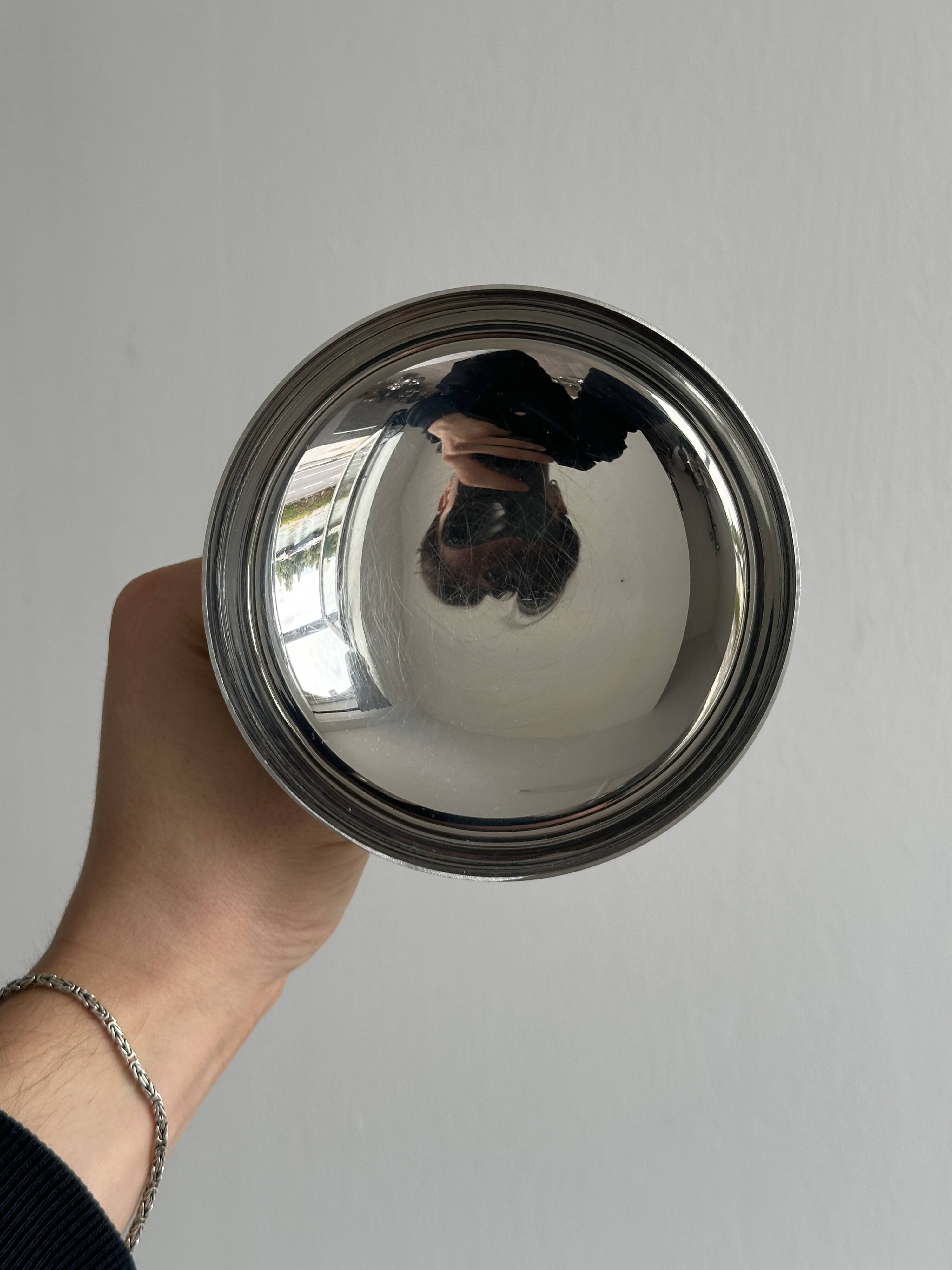 Set of 6 shiny stainless steel footed bowls