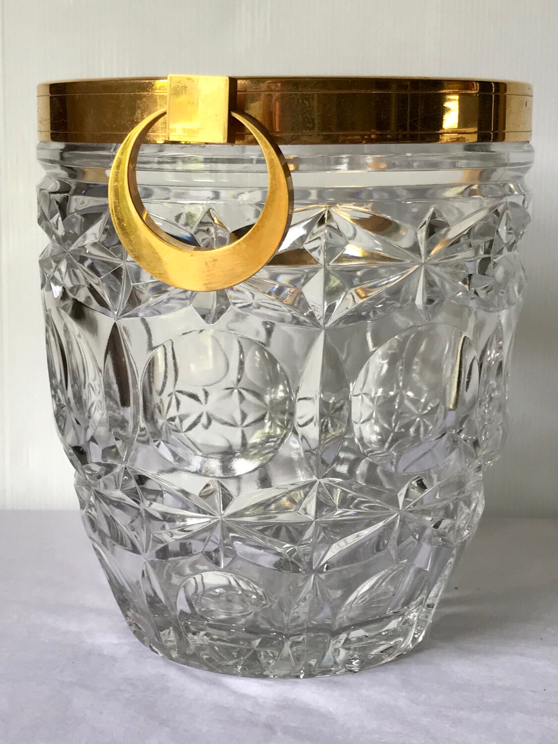 Champagne bucket in cut crystal, neck and brass handles