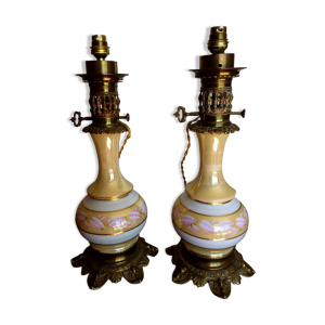 paire de lampes à pétrole