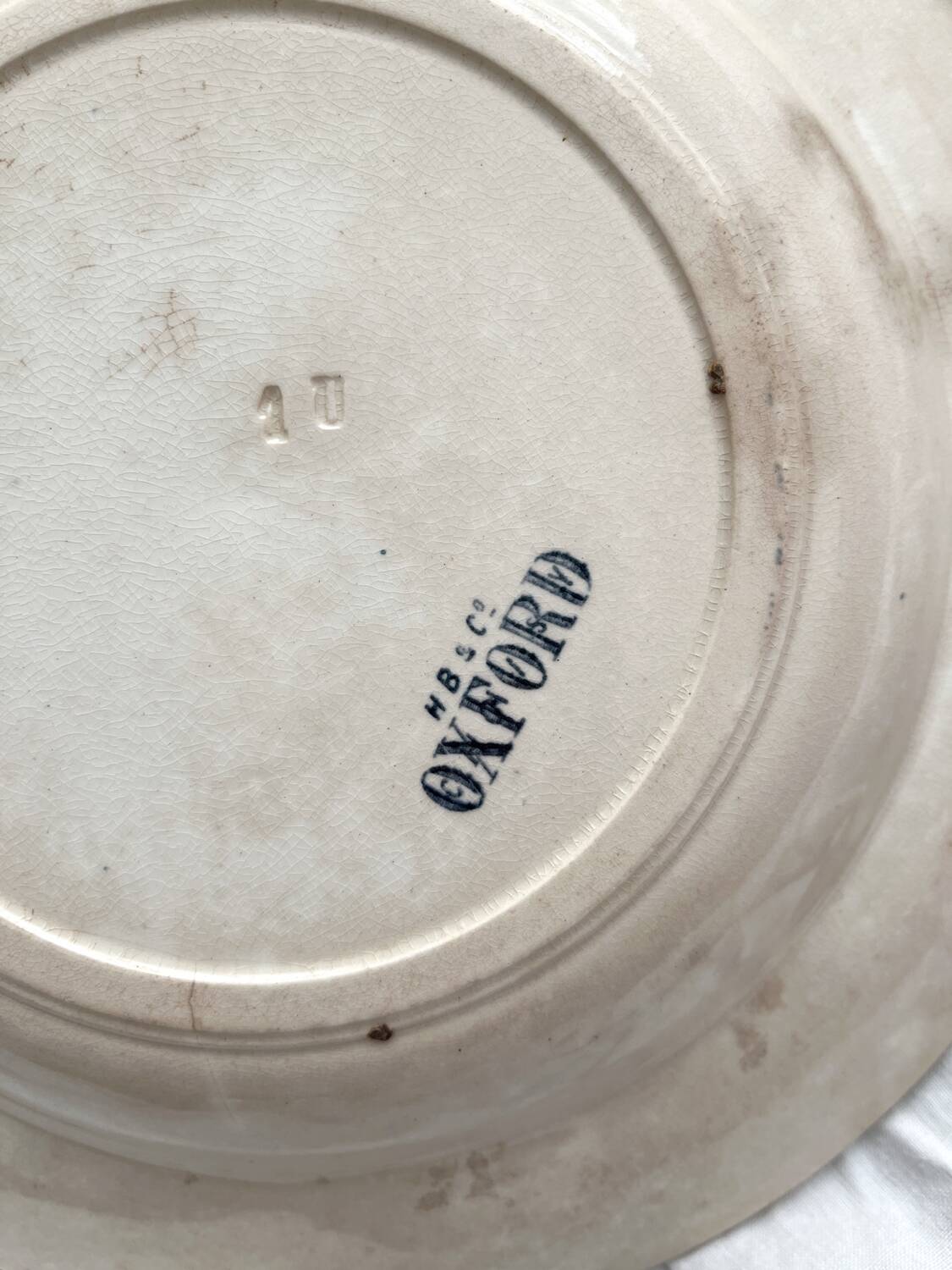 Assiette creuse en terre de fer « Oxford » Choisy le Roi