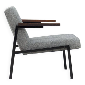 Spectrum ‘SZ66’ lounge chair by Martin Visser