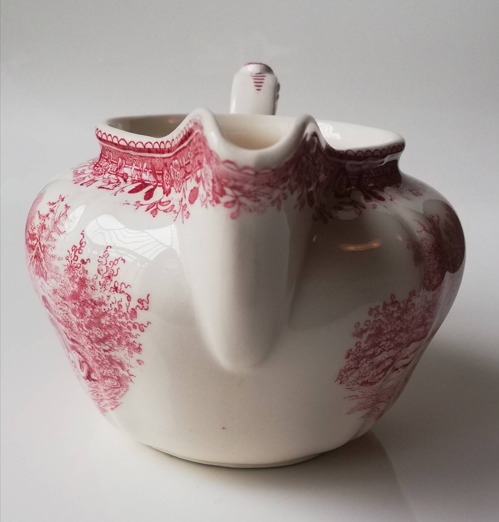 Villeroy and Boch Burgeland porcelain gravy boat