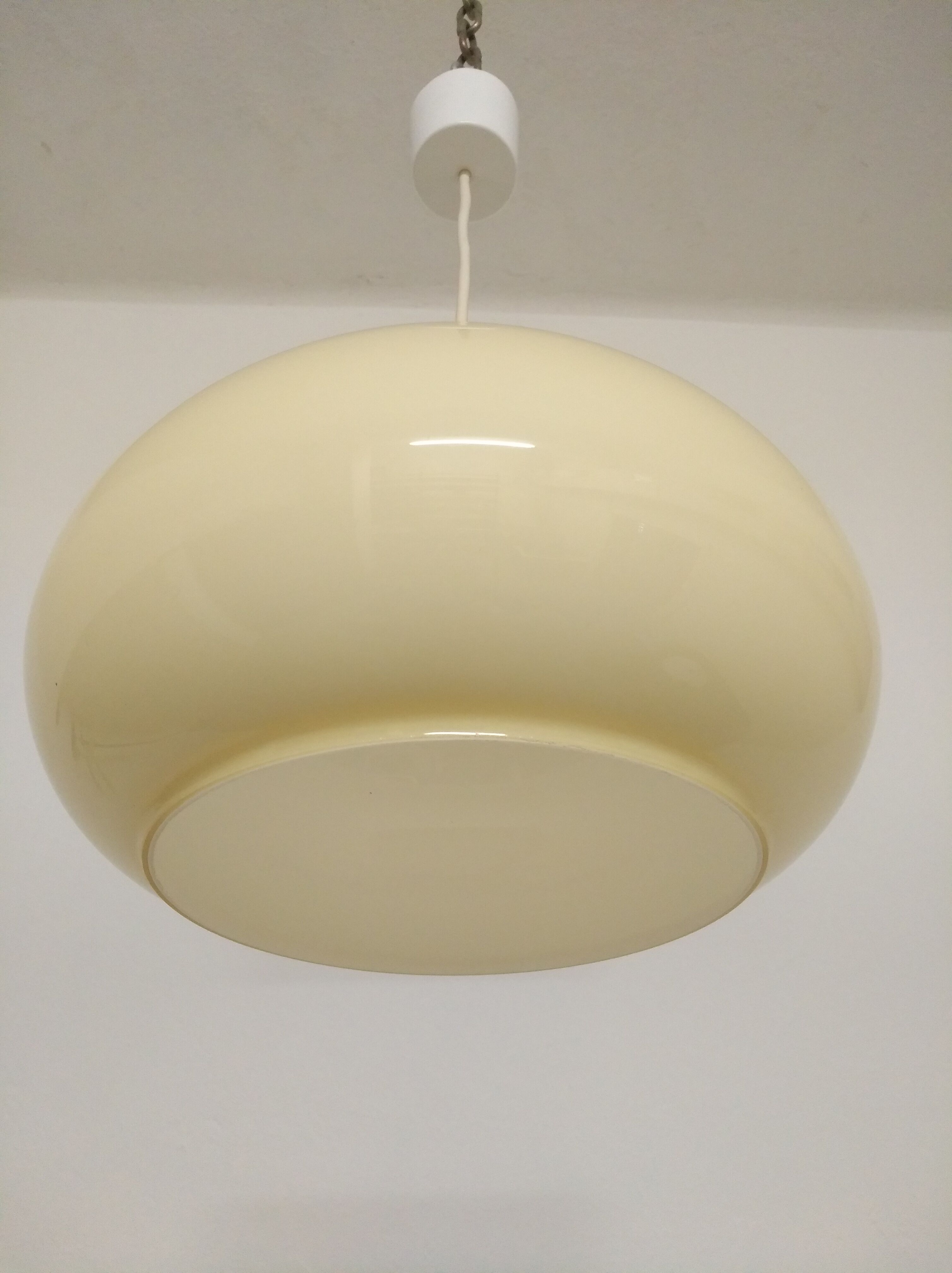 Hanging 70s in beige opaline