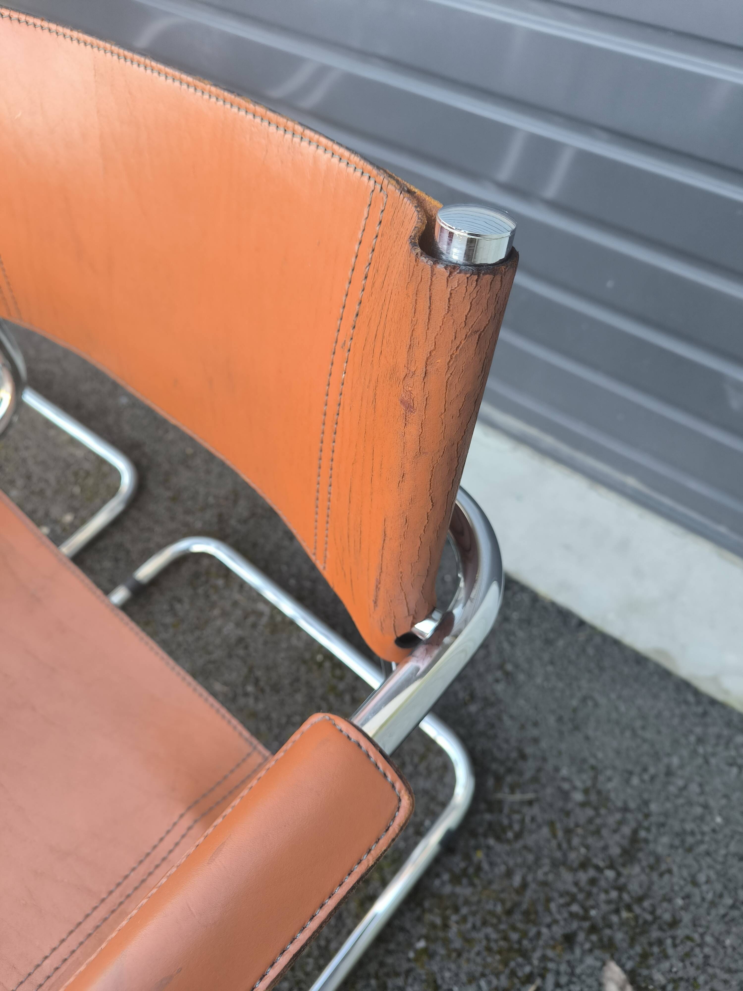 Cantilever chairs in the style of Matteo Grassi