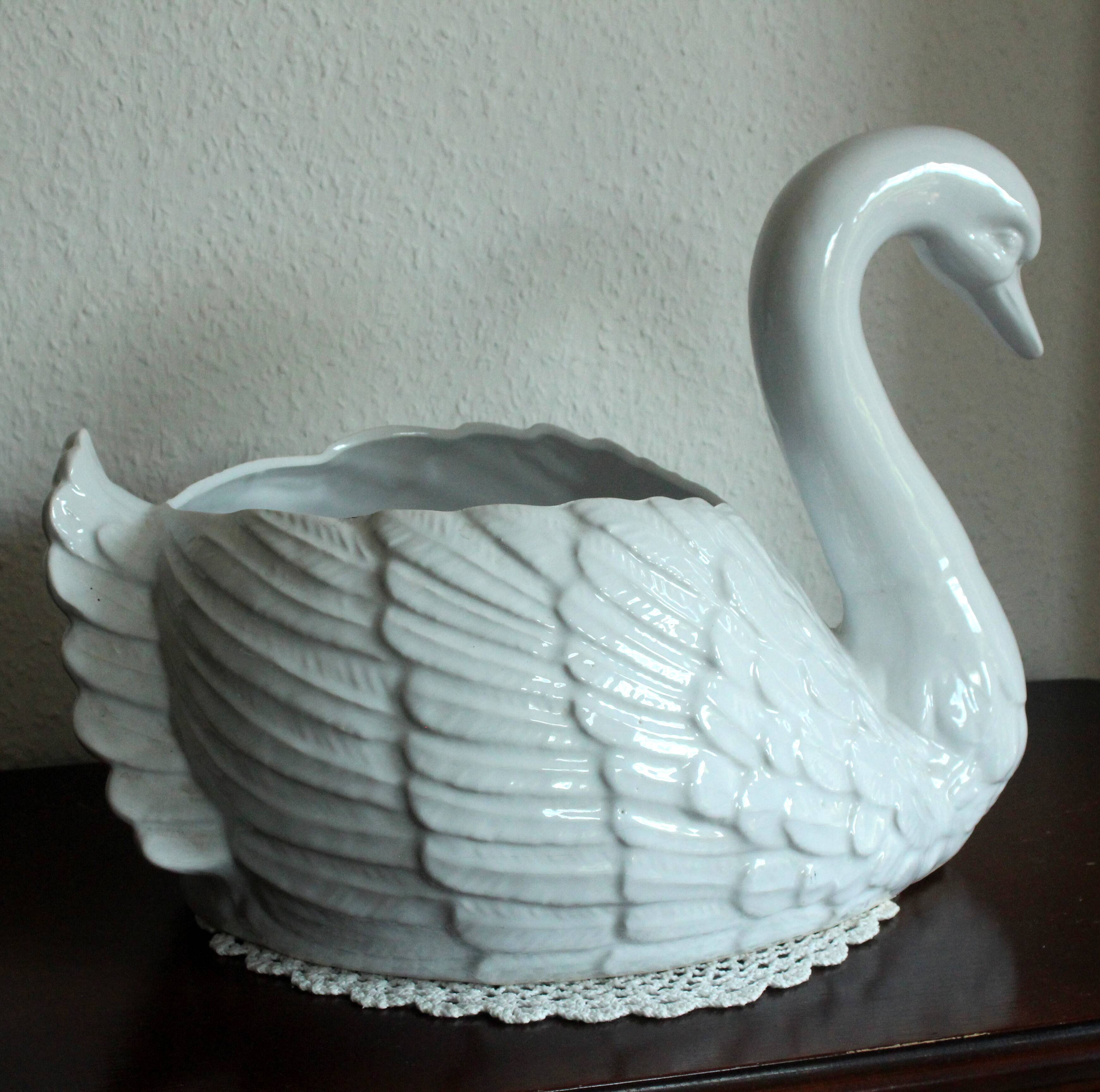 XL white ceramic swan planter - Vintage