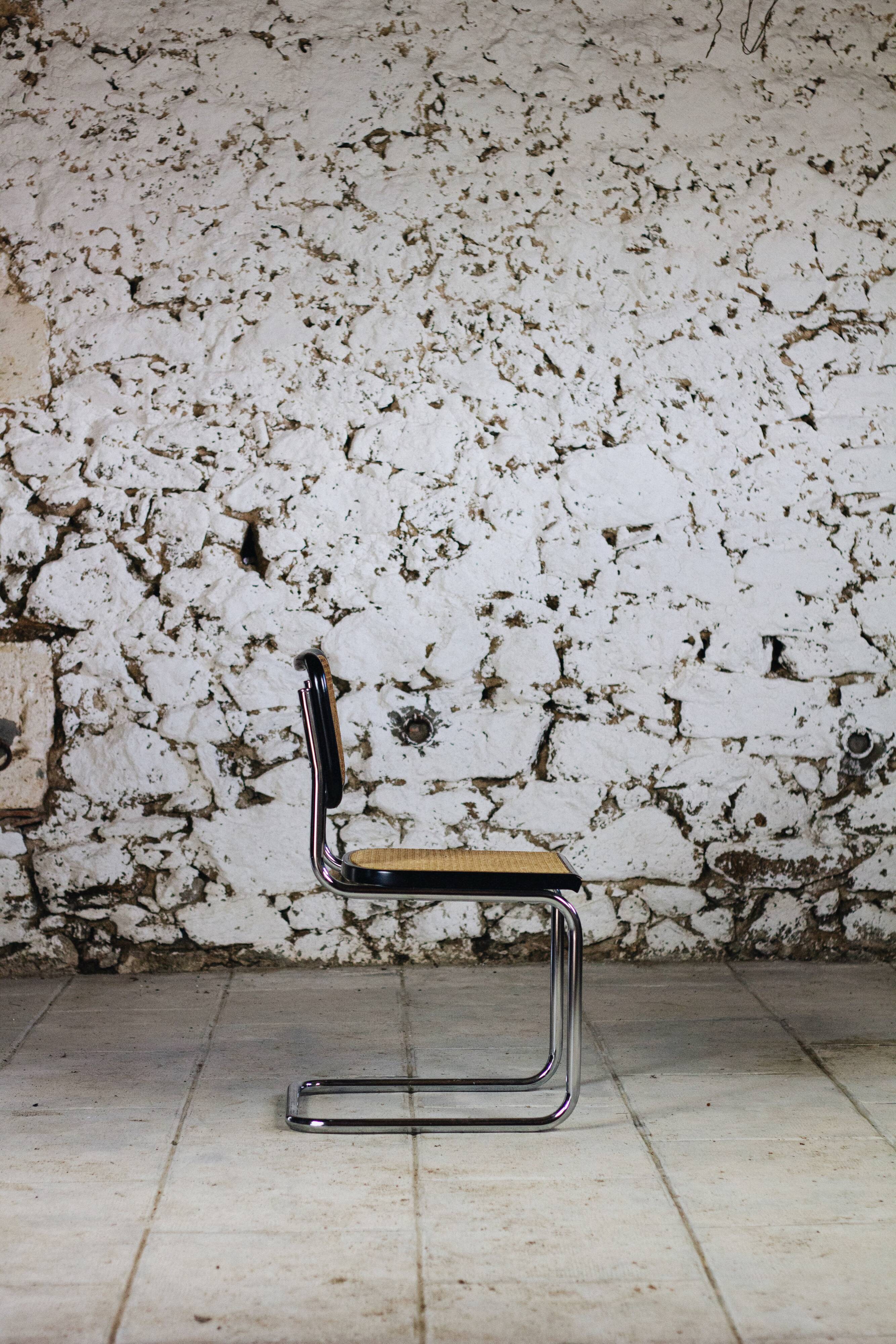 Black b32 chair by Marcel Breuer