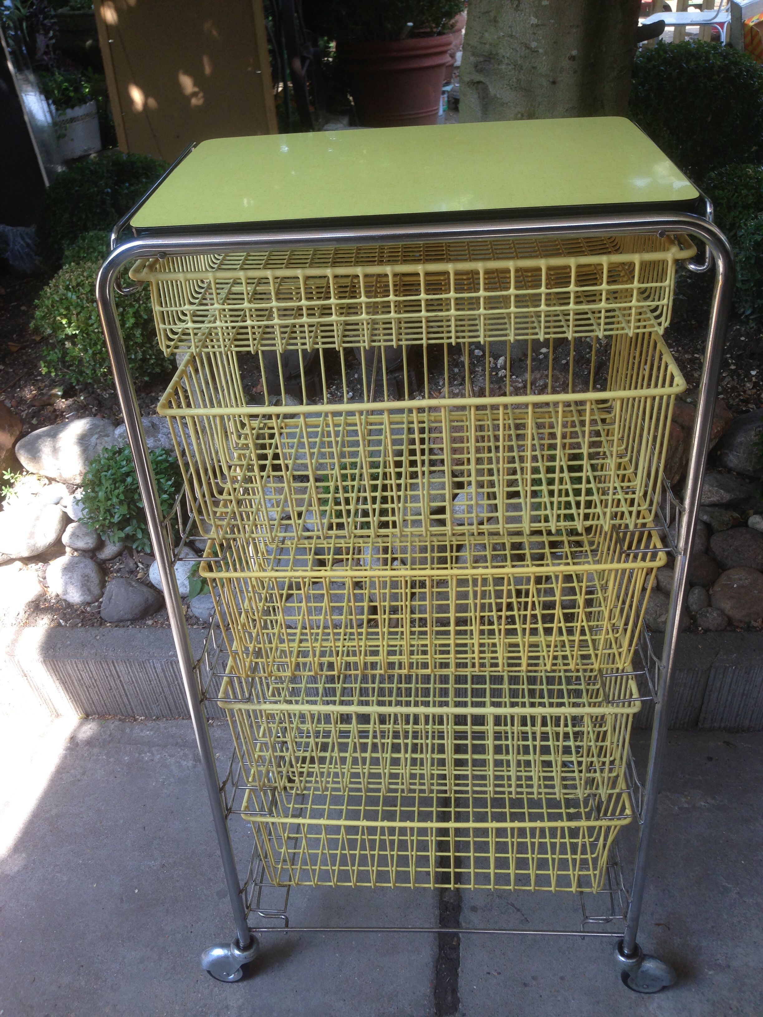 Yellow formica dessert