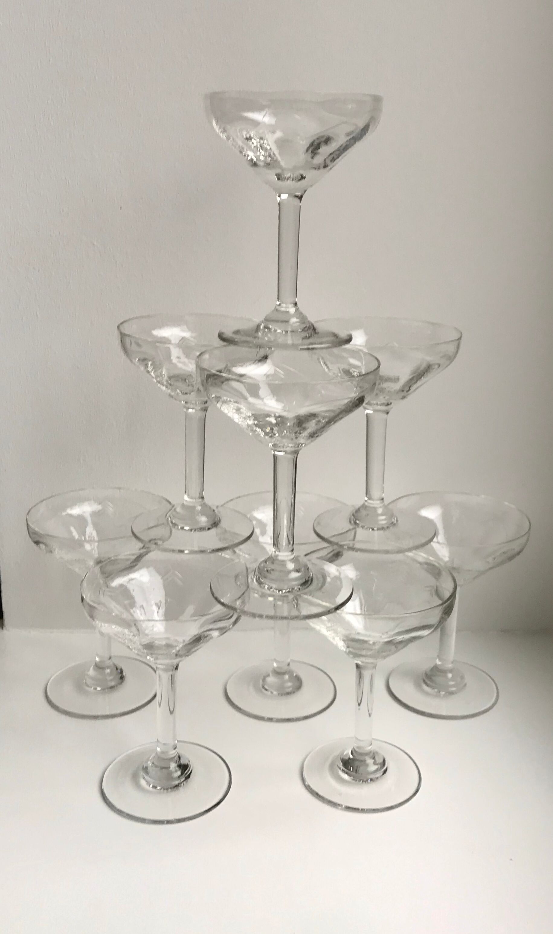 Set of 9 champagne coupettes engraved 40-50 years