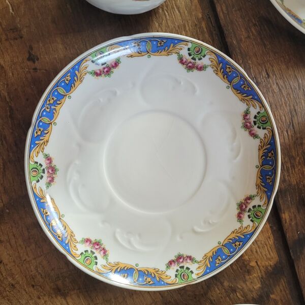 ​8 tasses et soucoupes Bernardaud Limoges, circa 1900-1920