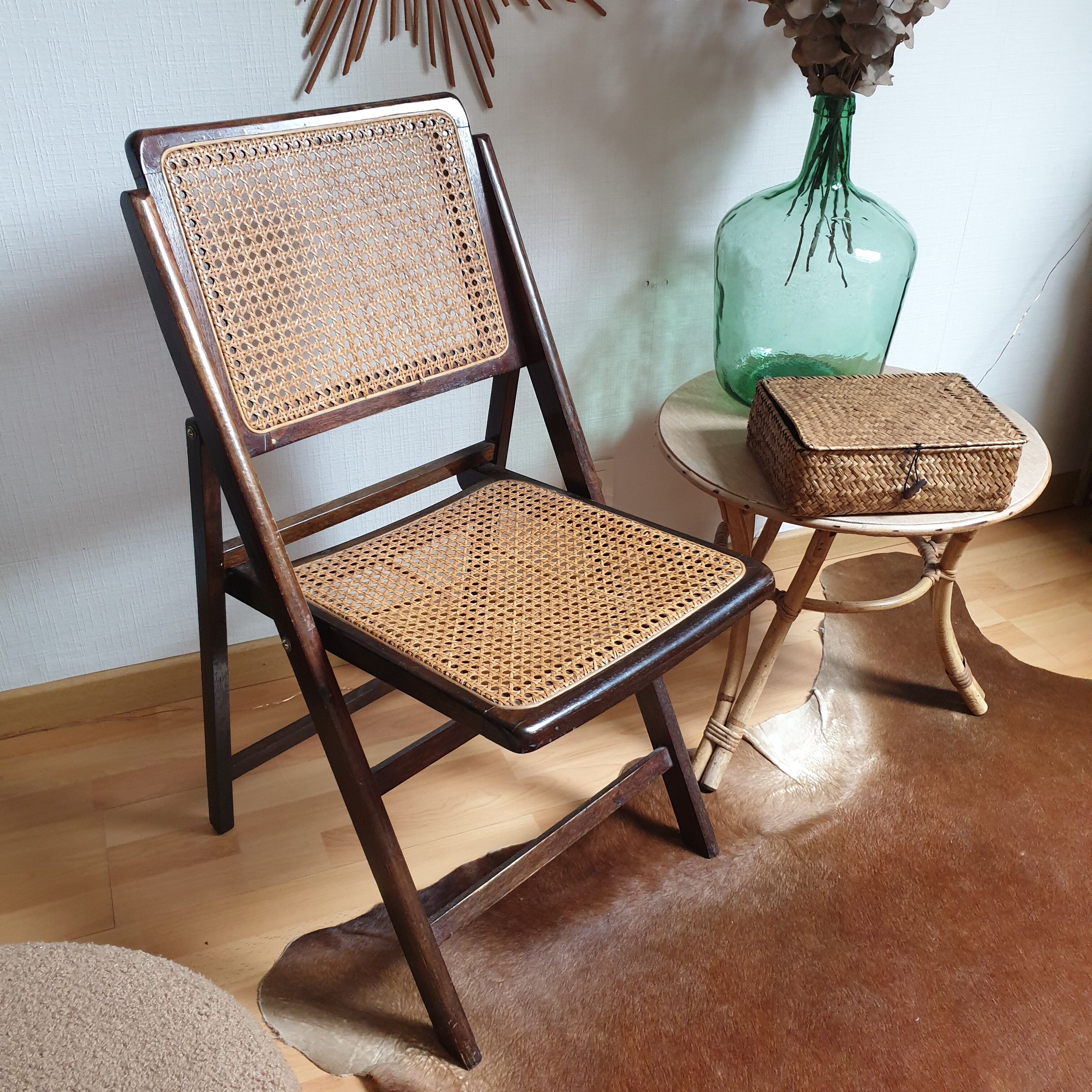 Vintage wood chair and folding cannage 60s