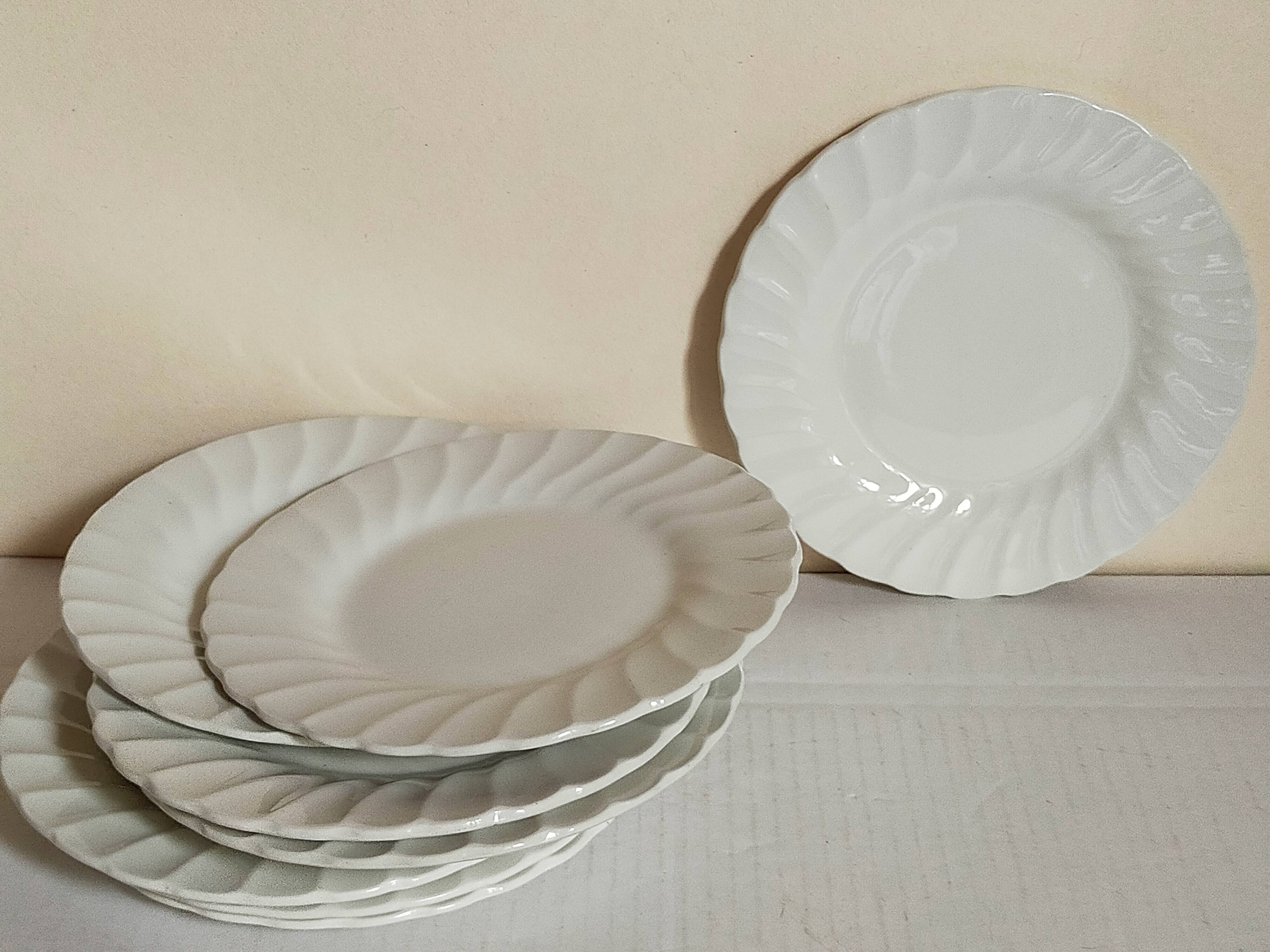 Nine fine English porcelain sweet plates