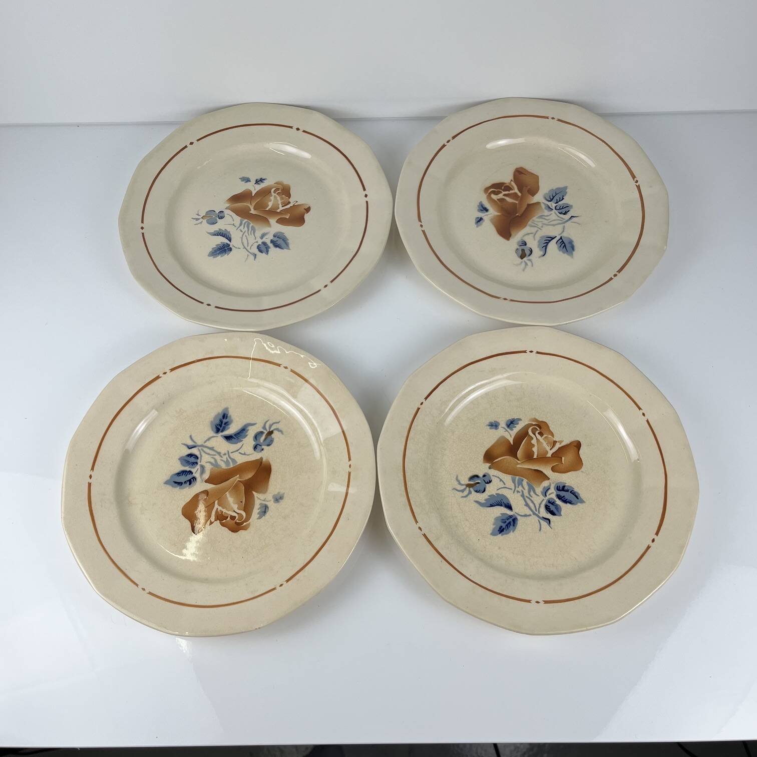 Set of 4 dessert plates Sarreguemines flower pattern, first half of the