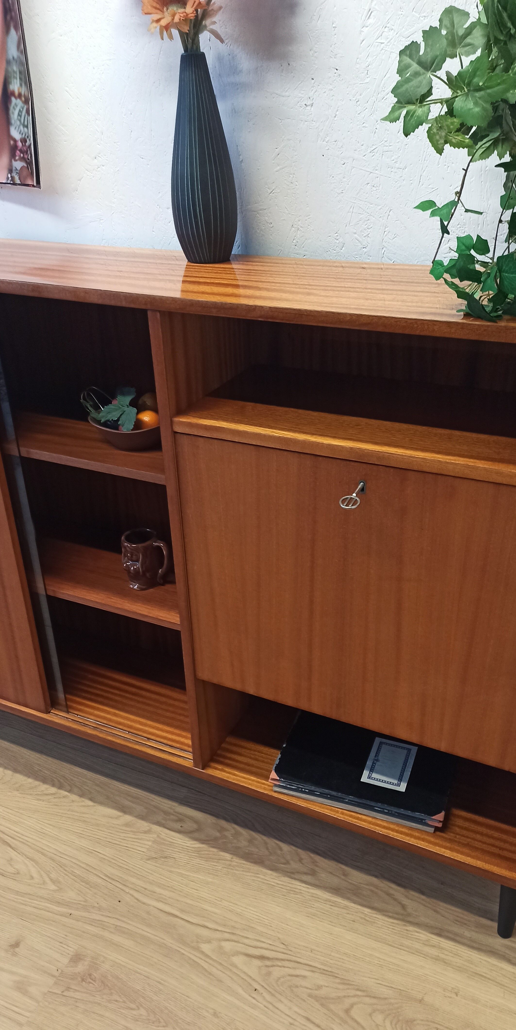 Buffet moderniste, des années 1970