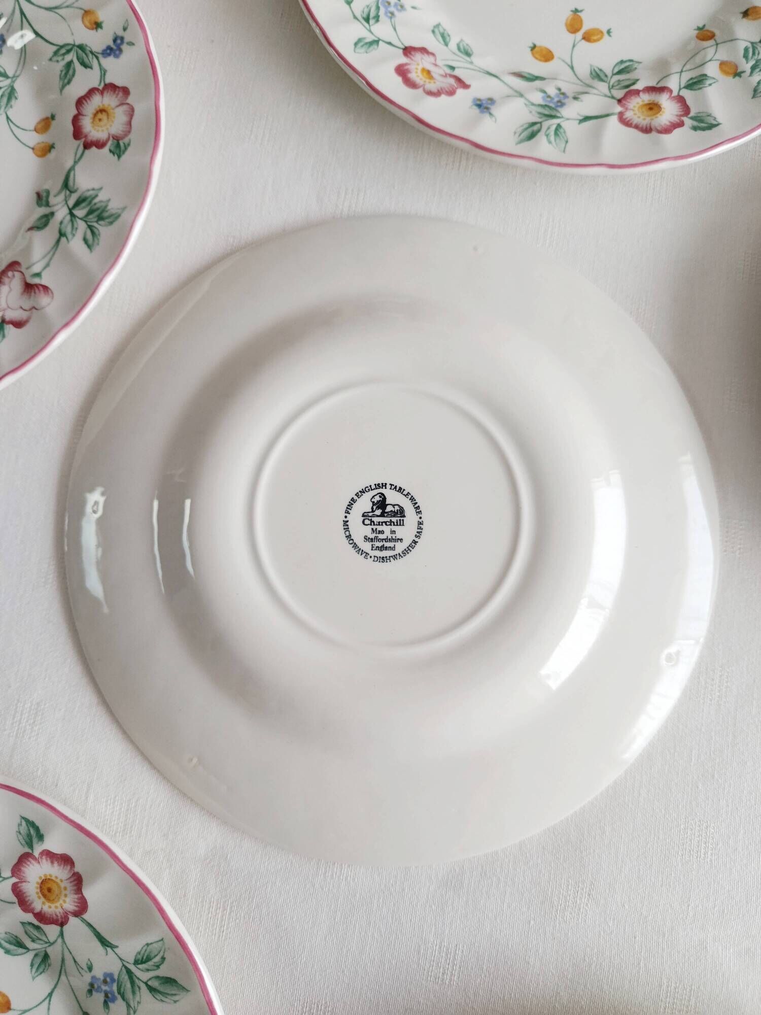 Set of 6 dessert plates Churchill, briar rose