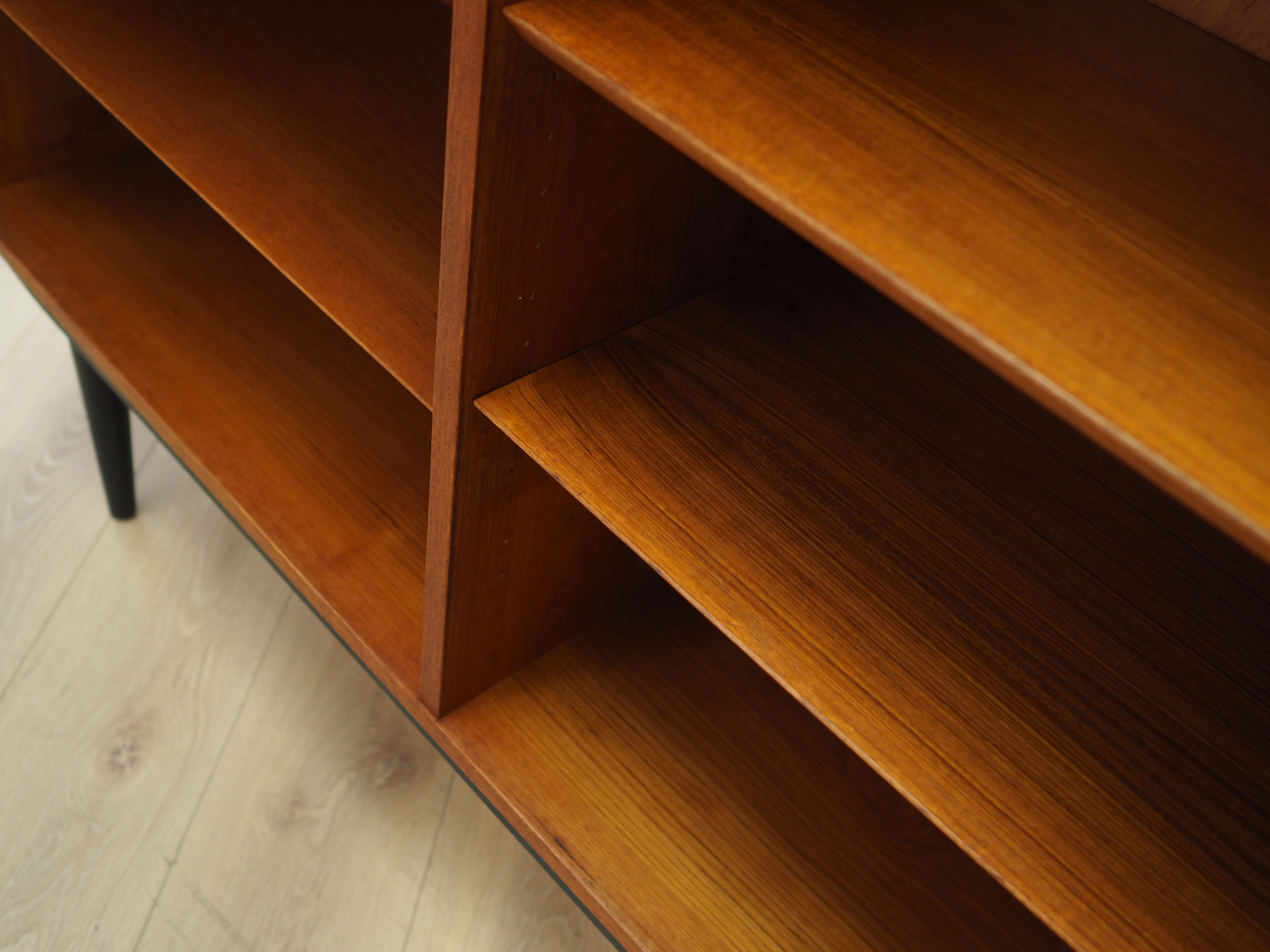 Teak bookcase danish design 1970s by Hundevad & Co