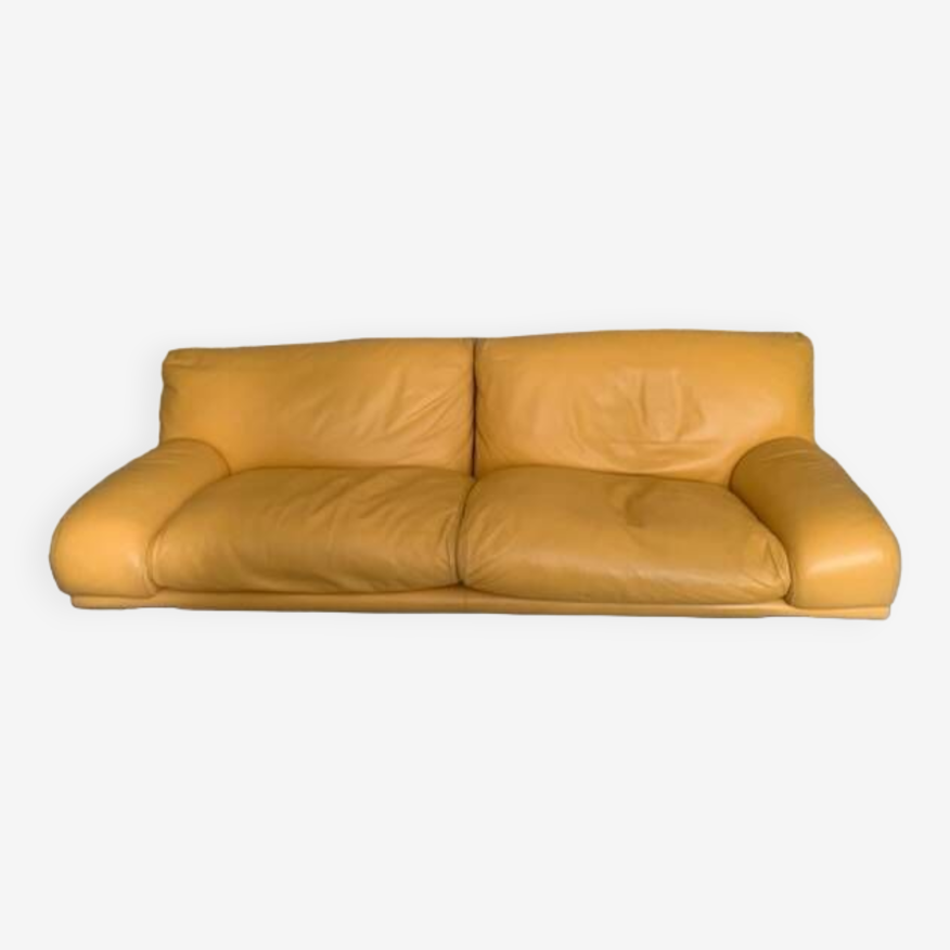 Yellow leather sofa by Tito Agnoli at Poltrona Frau | Selency