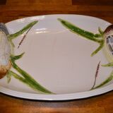 Grand plat ancien en porcelaine motif chasse