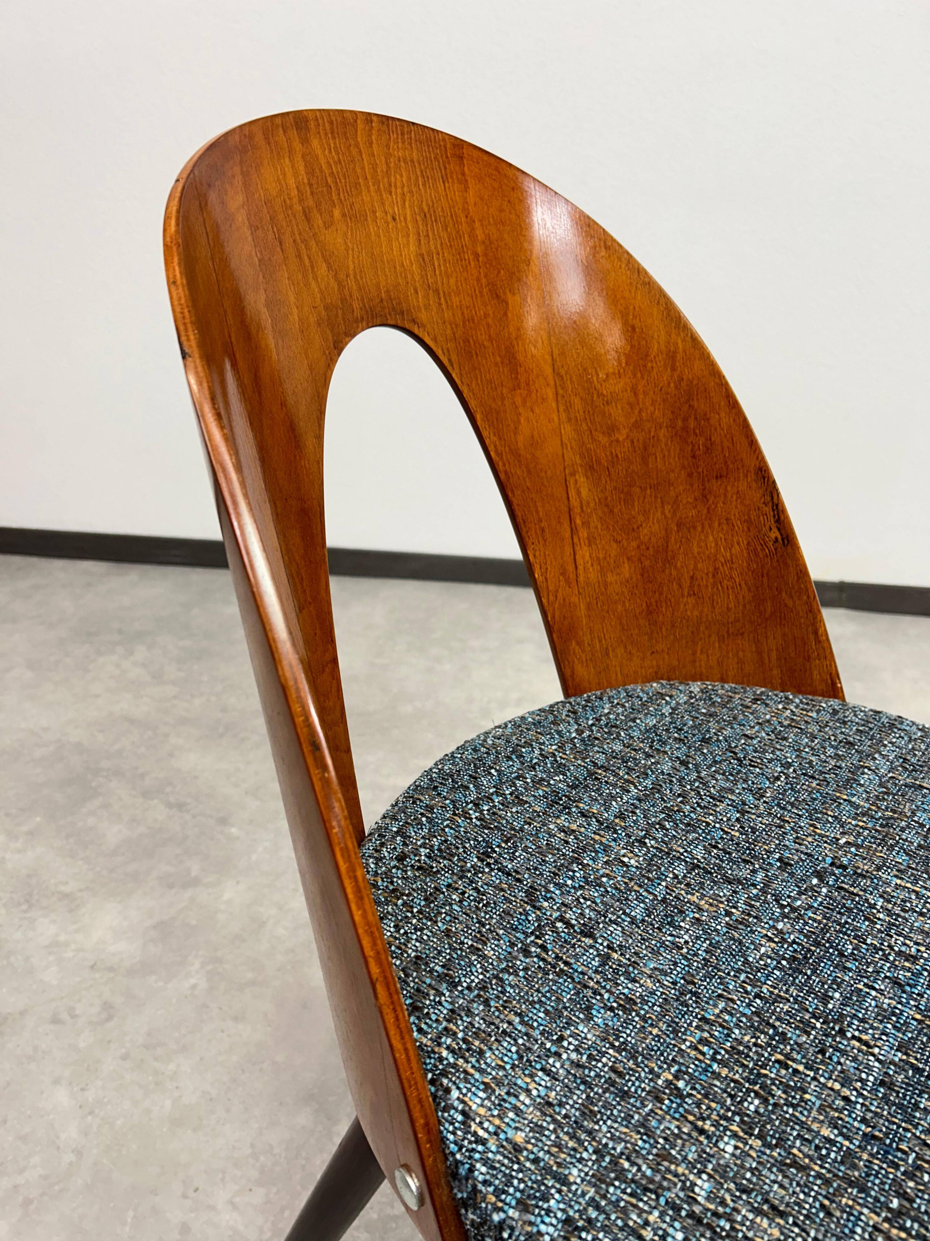 Chaises de salle à manger de style milieu du siècle par Antonín Šuman pour Tatra nábytok Pravenec