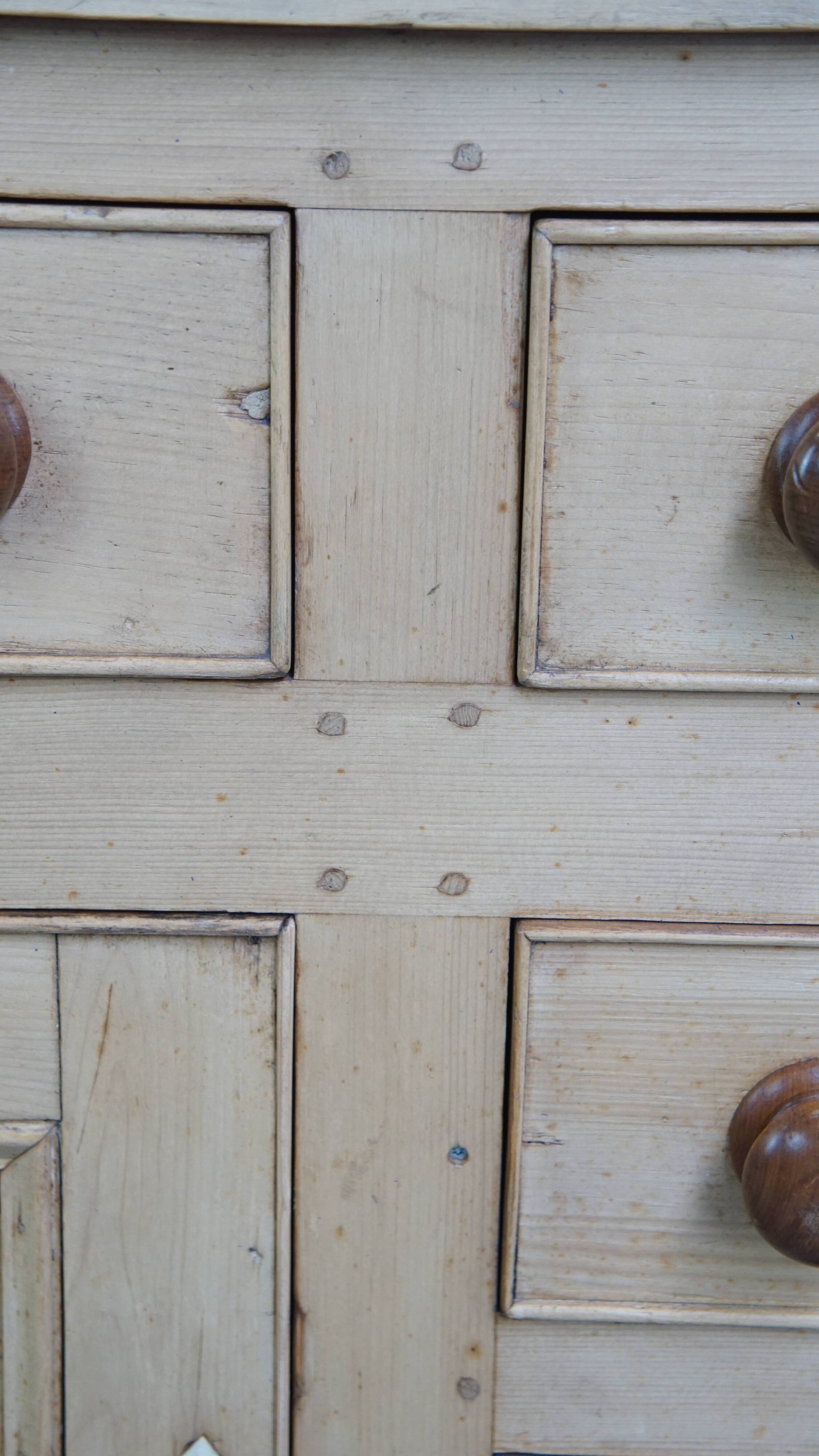 Antique English Sideboard/ Counter from the Early 19th Century in Pine Wood