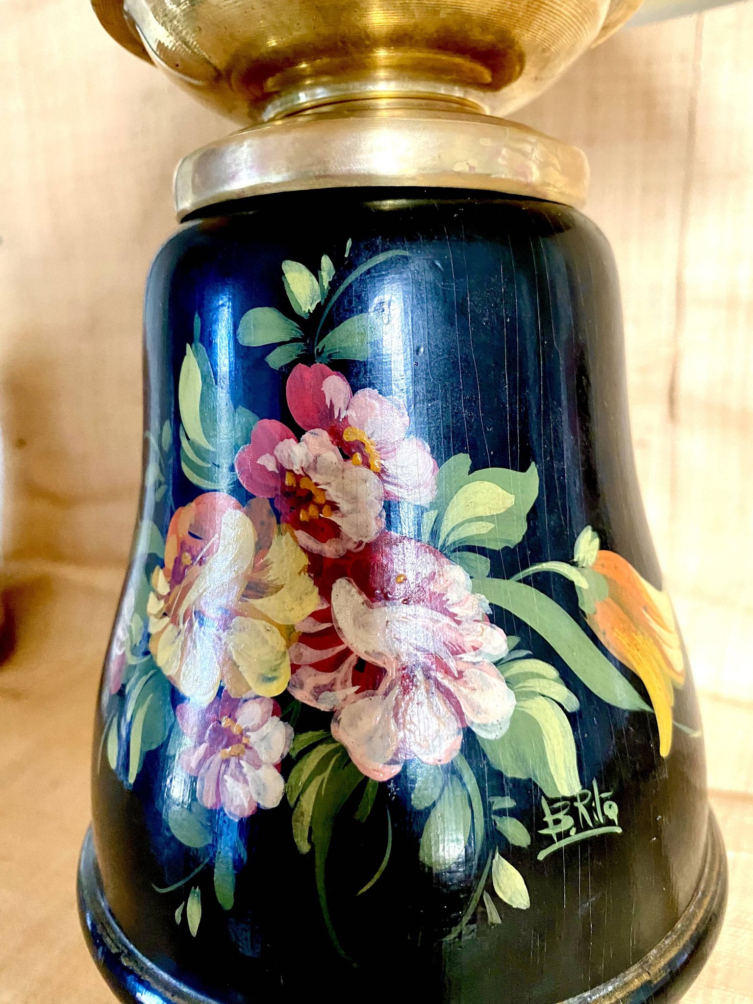 Lamp from the early 1900s, fabric cable, cotton shade.