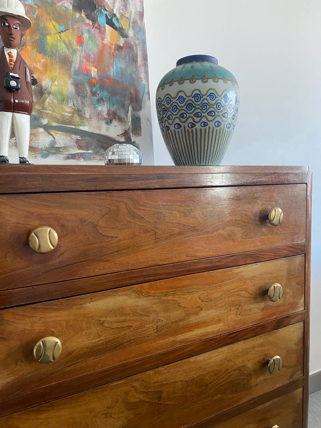 Art Deco walnut chest of drawers with 5 drawers