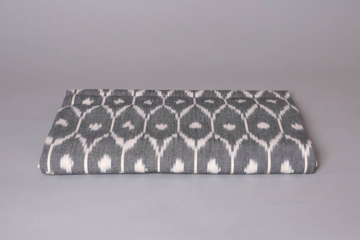 Ikat Gris Nappe Ou Couverture