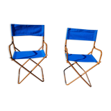 2 folding chairs