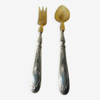 Horn salad cutlery with silver handle filled late 19th