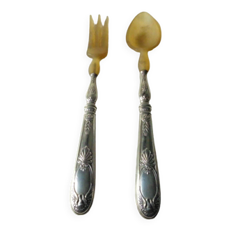 Horn salad cutlery with silver handle filled late 19th