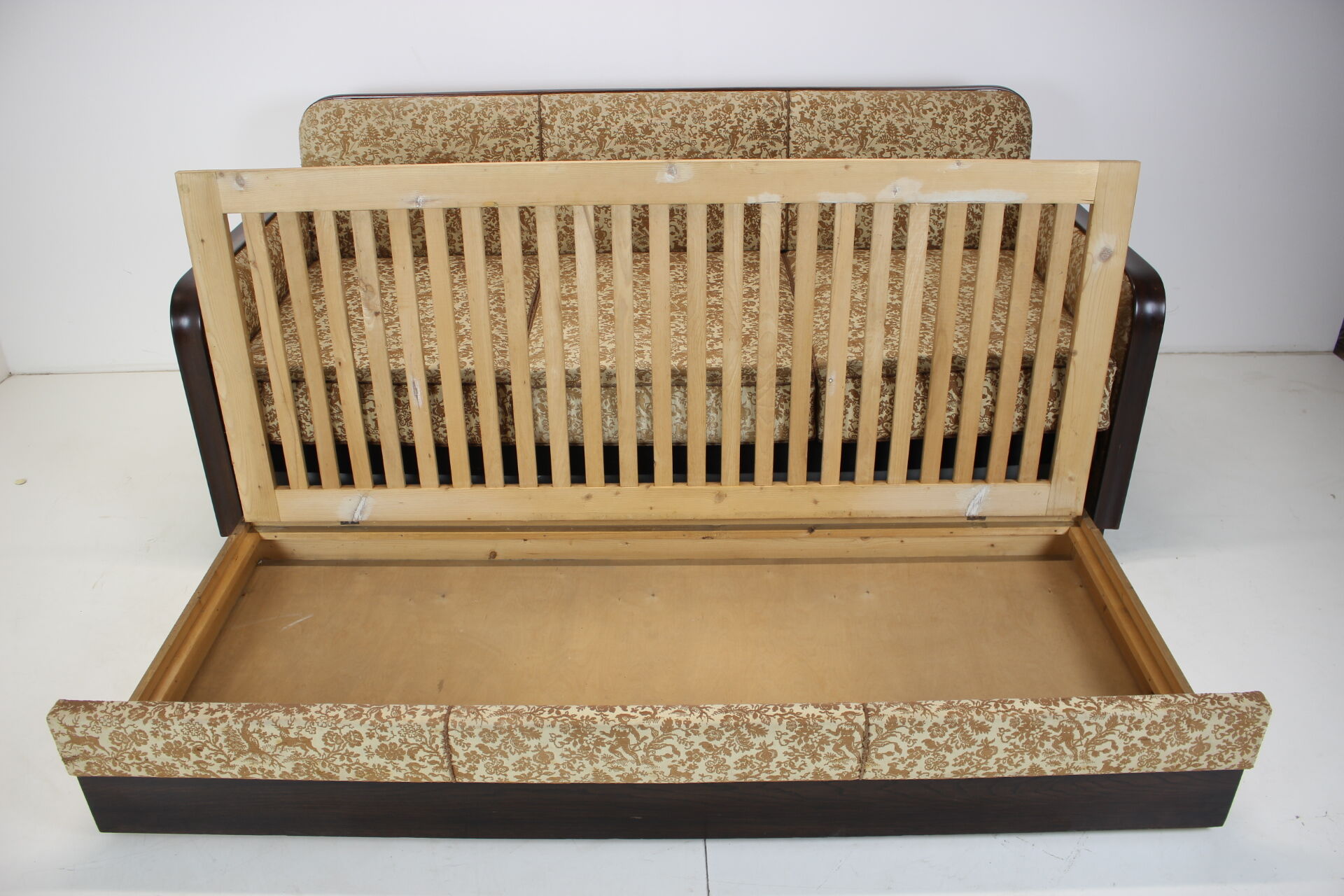 Art deco three-seater sofa designed by Jindřich Halabala, 1930's.