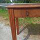 Bureau table des années 50 Art Déco tiroir en façade
