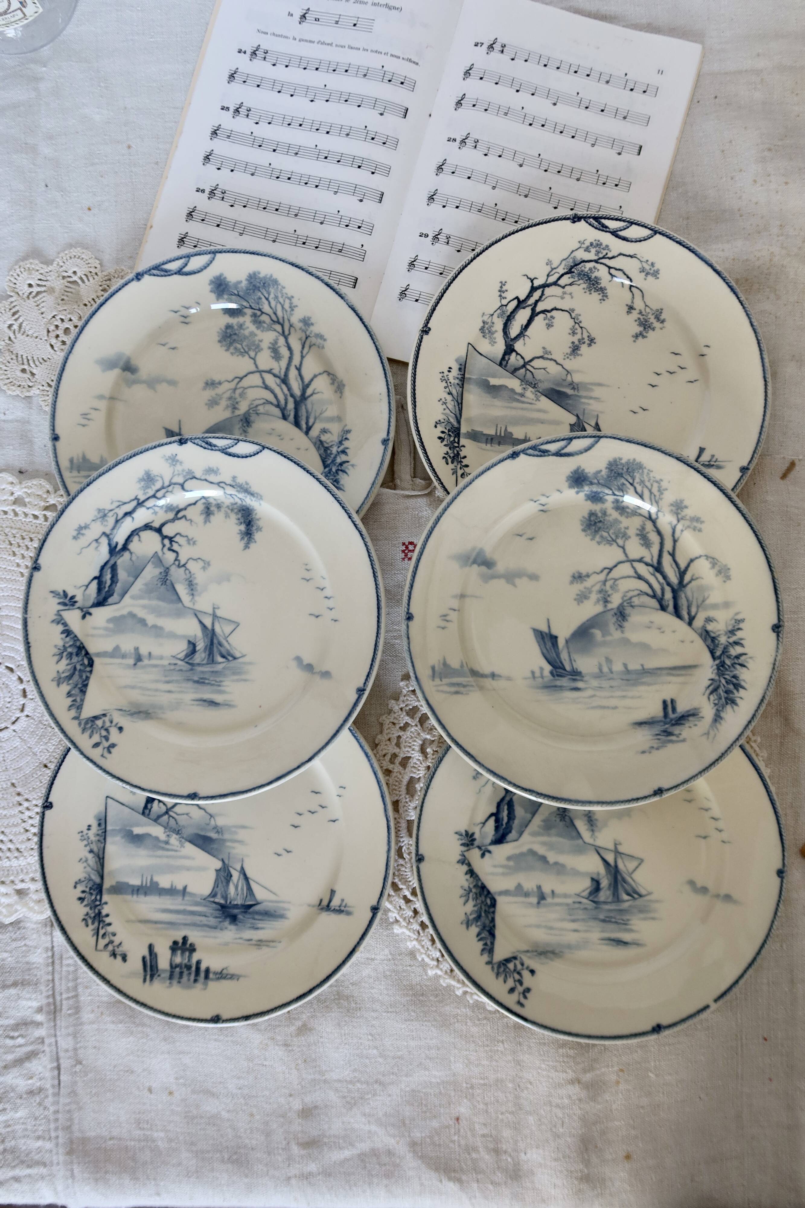 Table service 63 pieces Gien earthenware 19th century Marines model