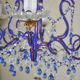 lustre bleu, fait de perles.