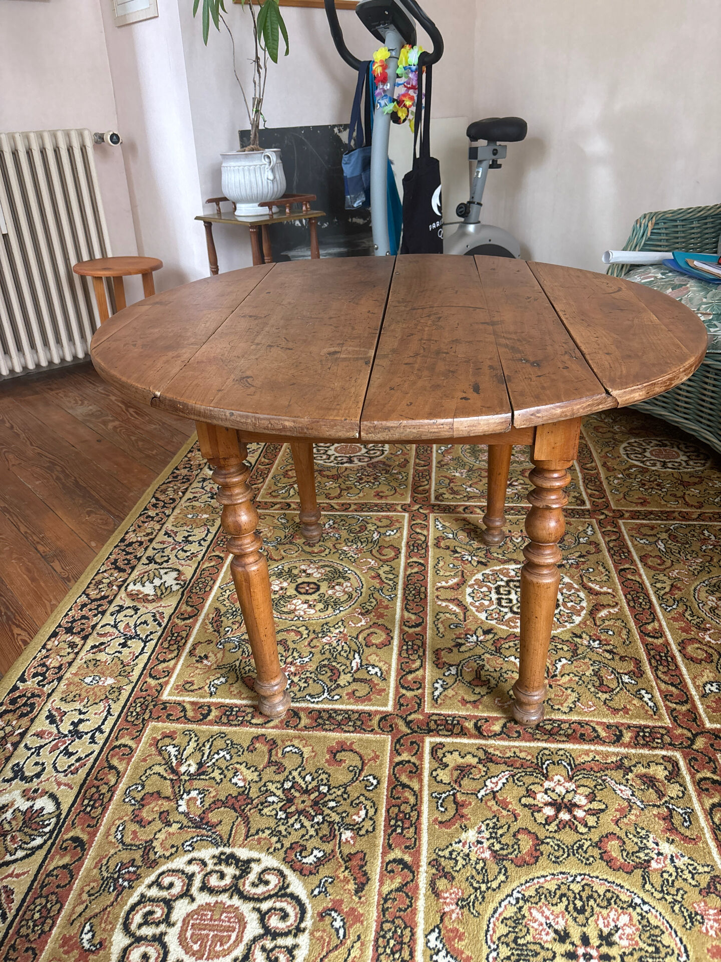 Table ronde en bois