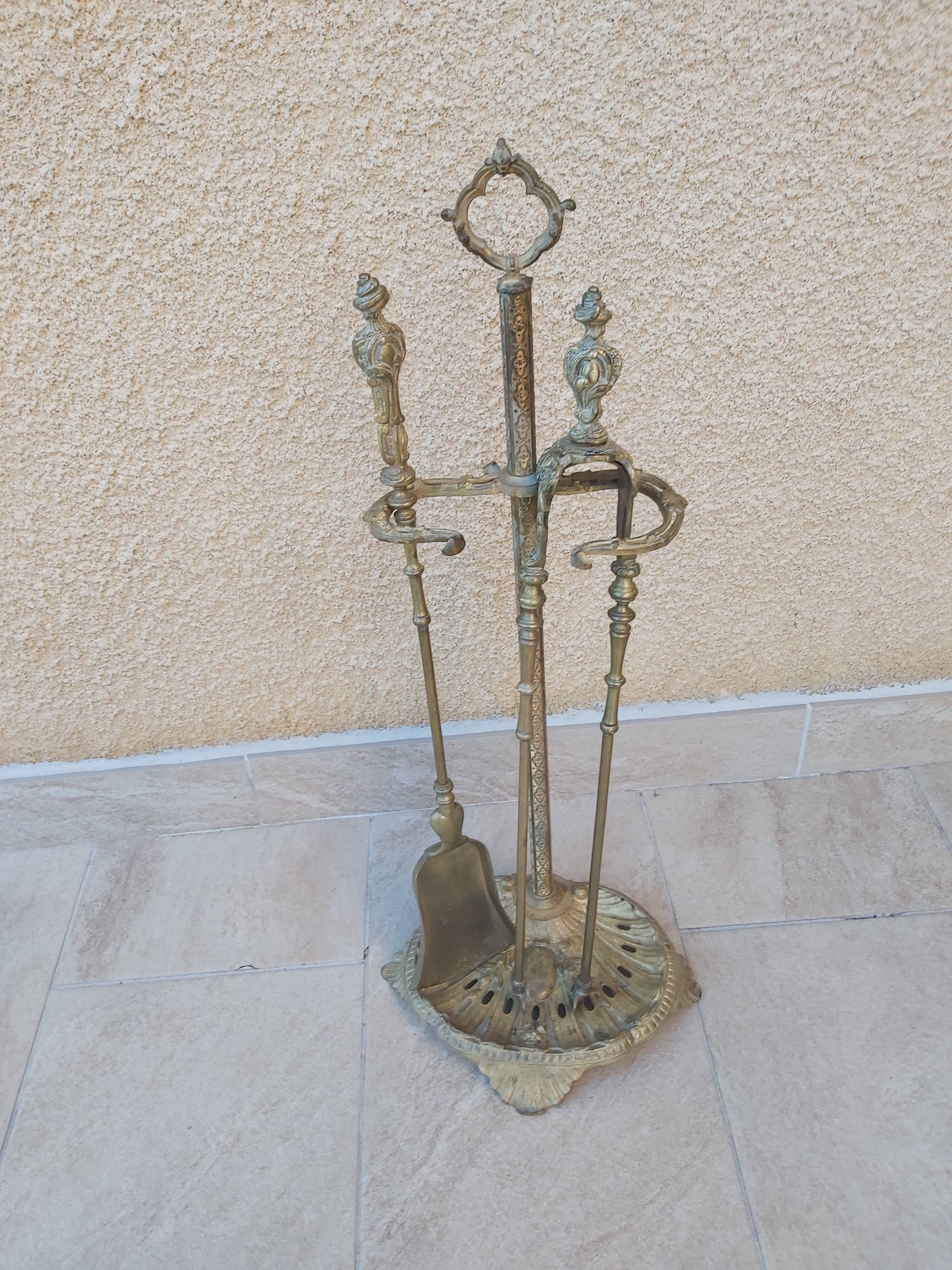 Bronze fireplace servant