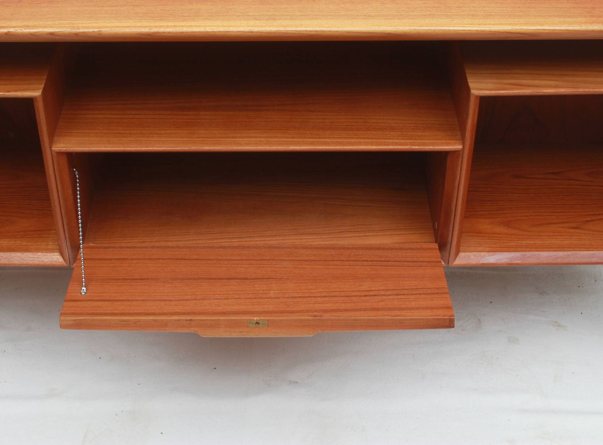 Bureau en teck, années 1960