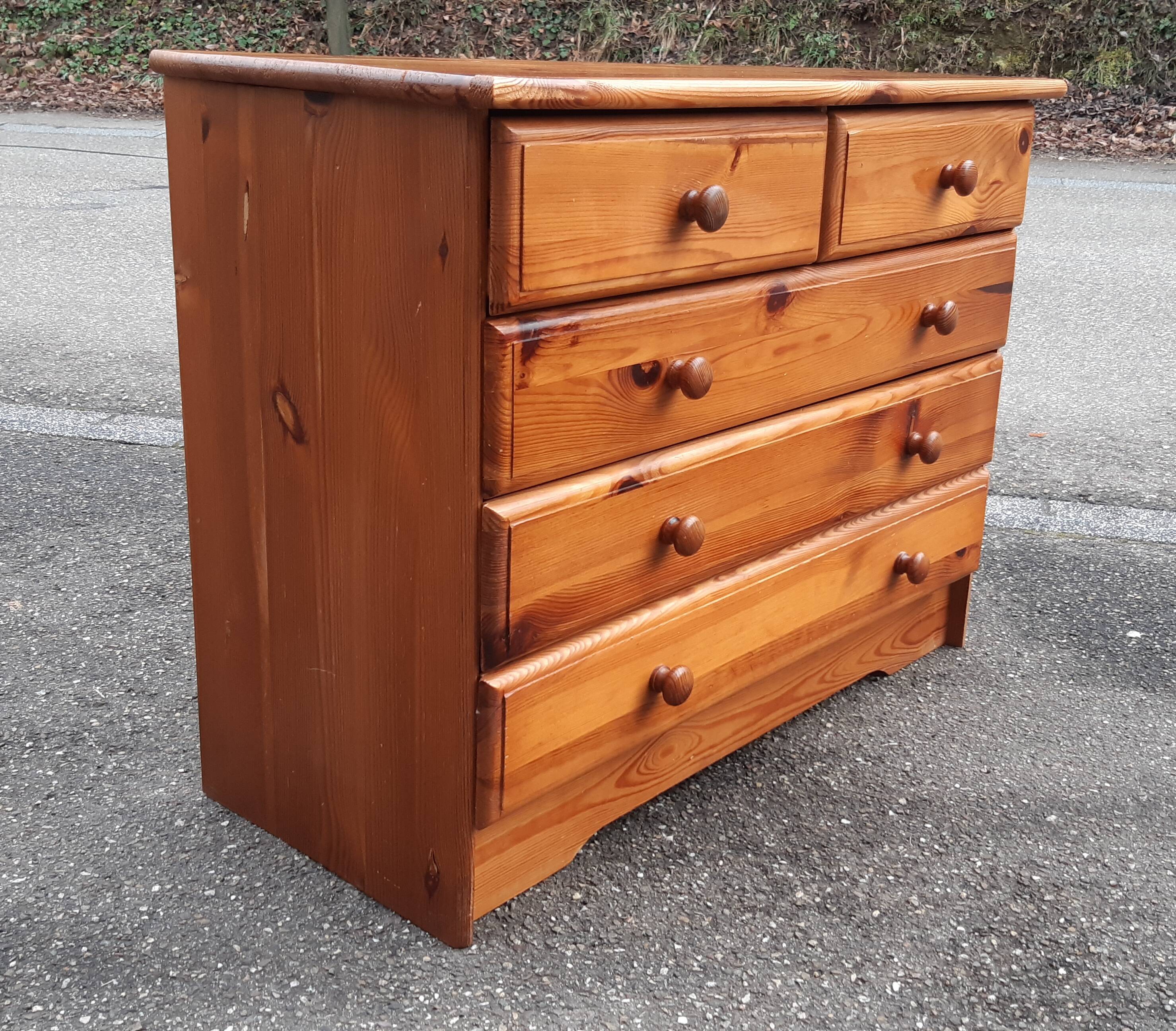 Solid pine chest of drawers 1980