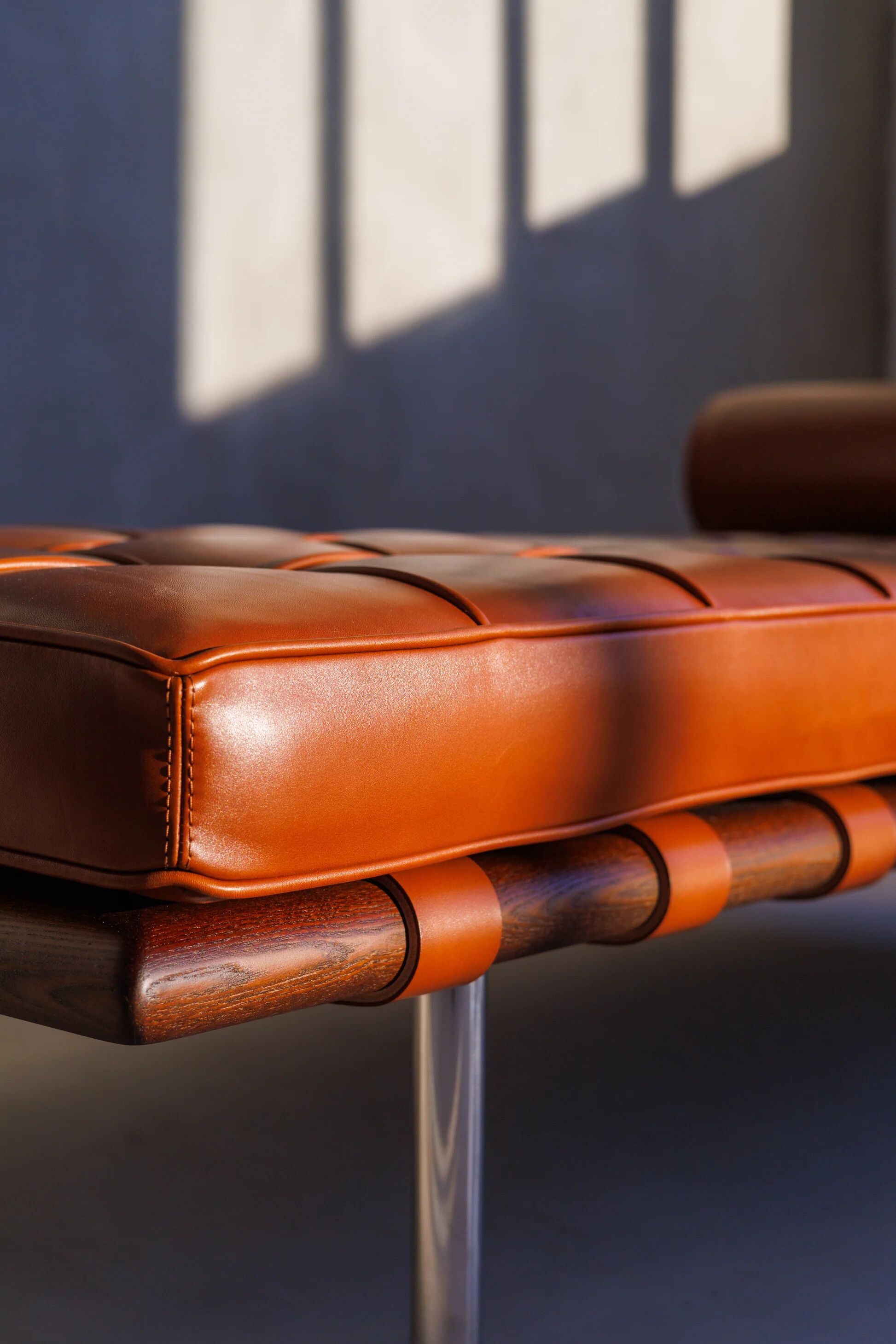 Barcelona day bed by Mies van der Rohe for Knoll - cognac leather