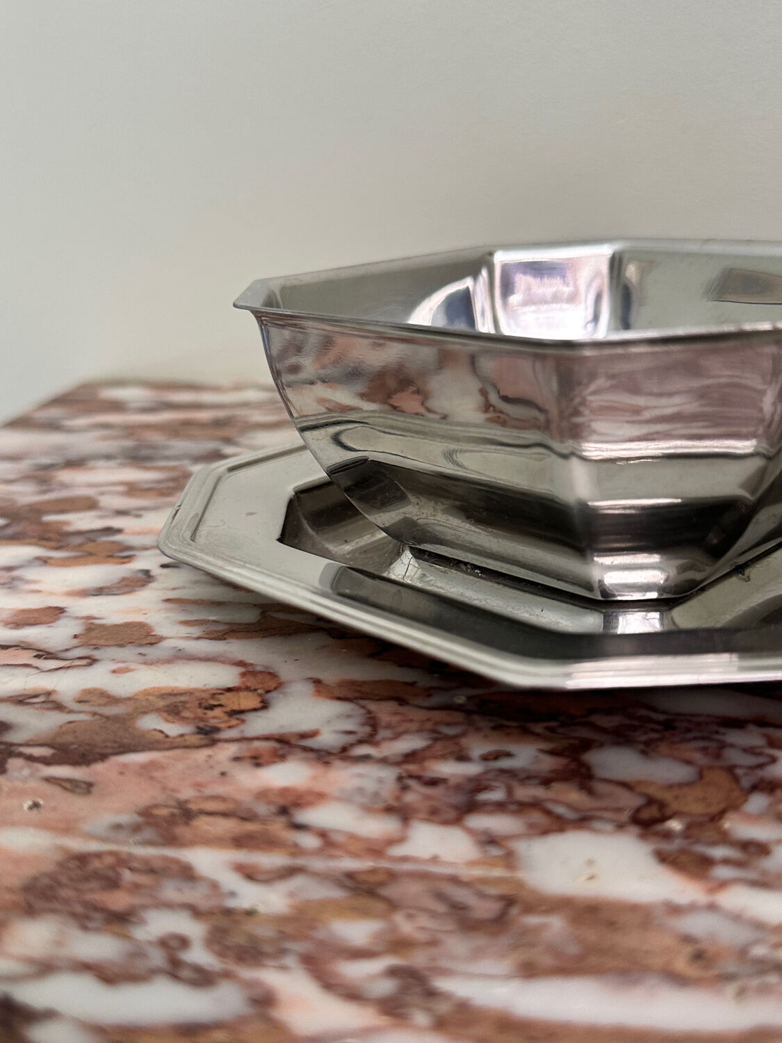Patented stainless steel octagonal bowl