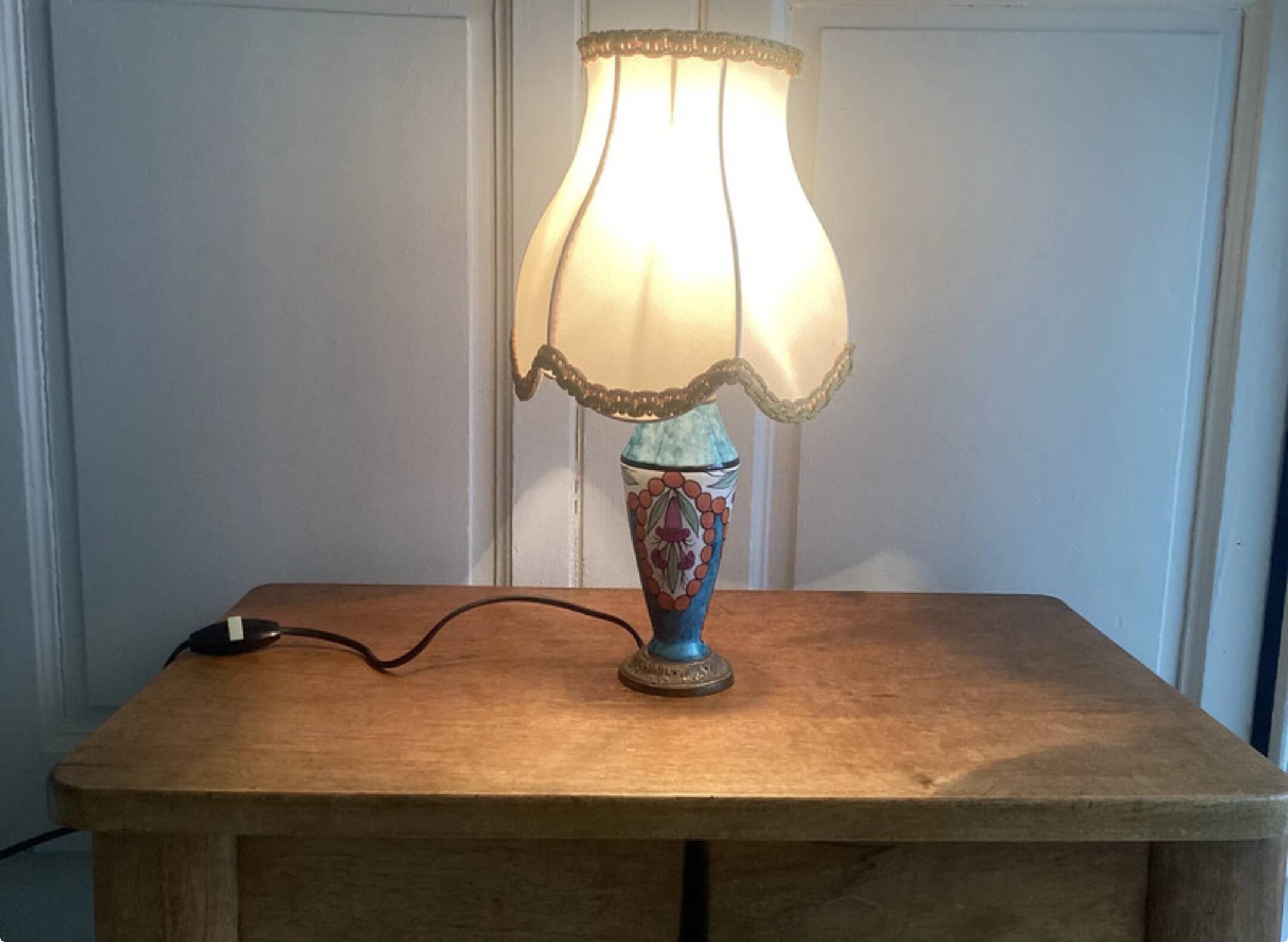 Antique table lamp in Limoges porcelain and gilded bronze