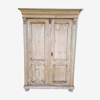 Armoire en sapin