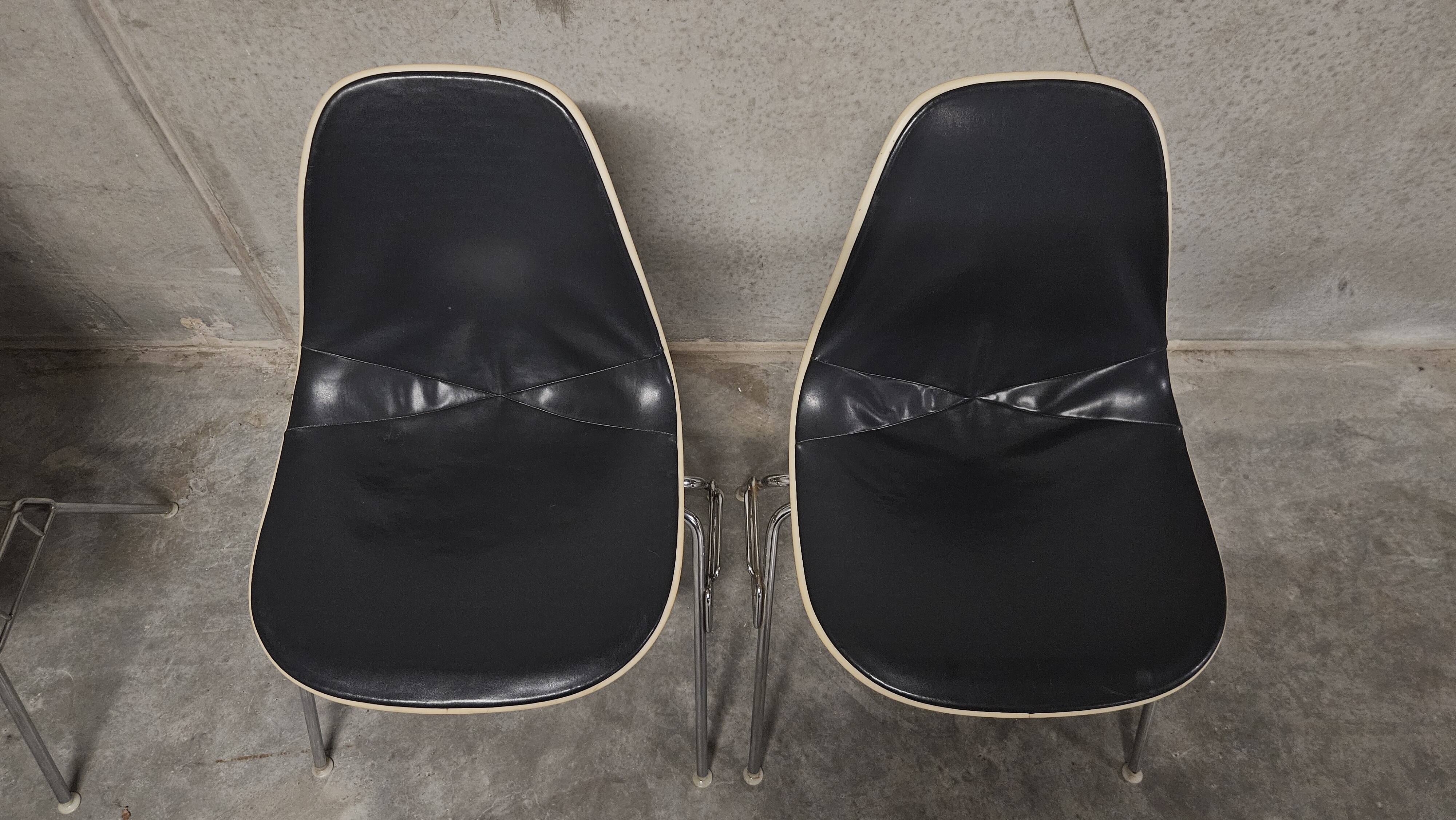 Eames chair by herman miller - model dss