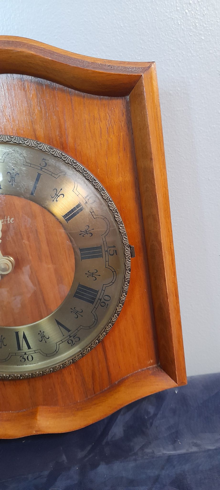 Wooden & brass wall clock, quartz star, retro chic country style - 1960
