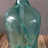 Seltzer water siphon