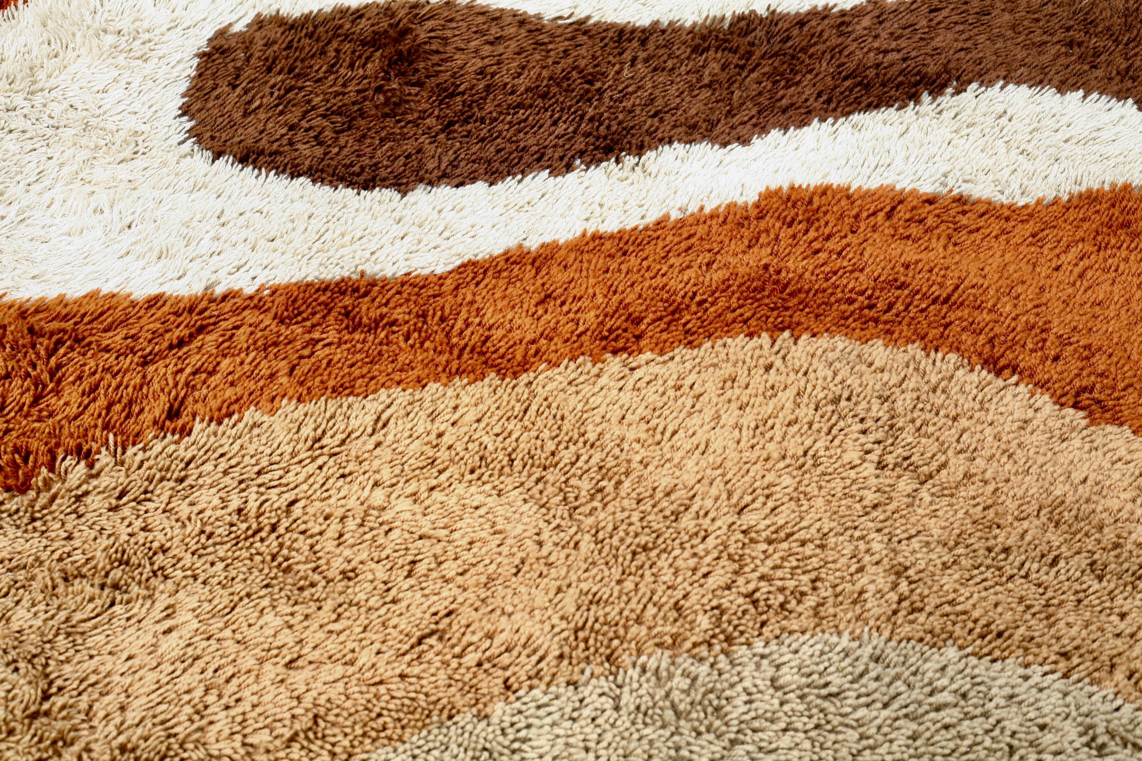 Round carpet Desso kinetic, wool, Netherlands, circa 1970