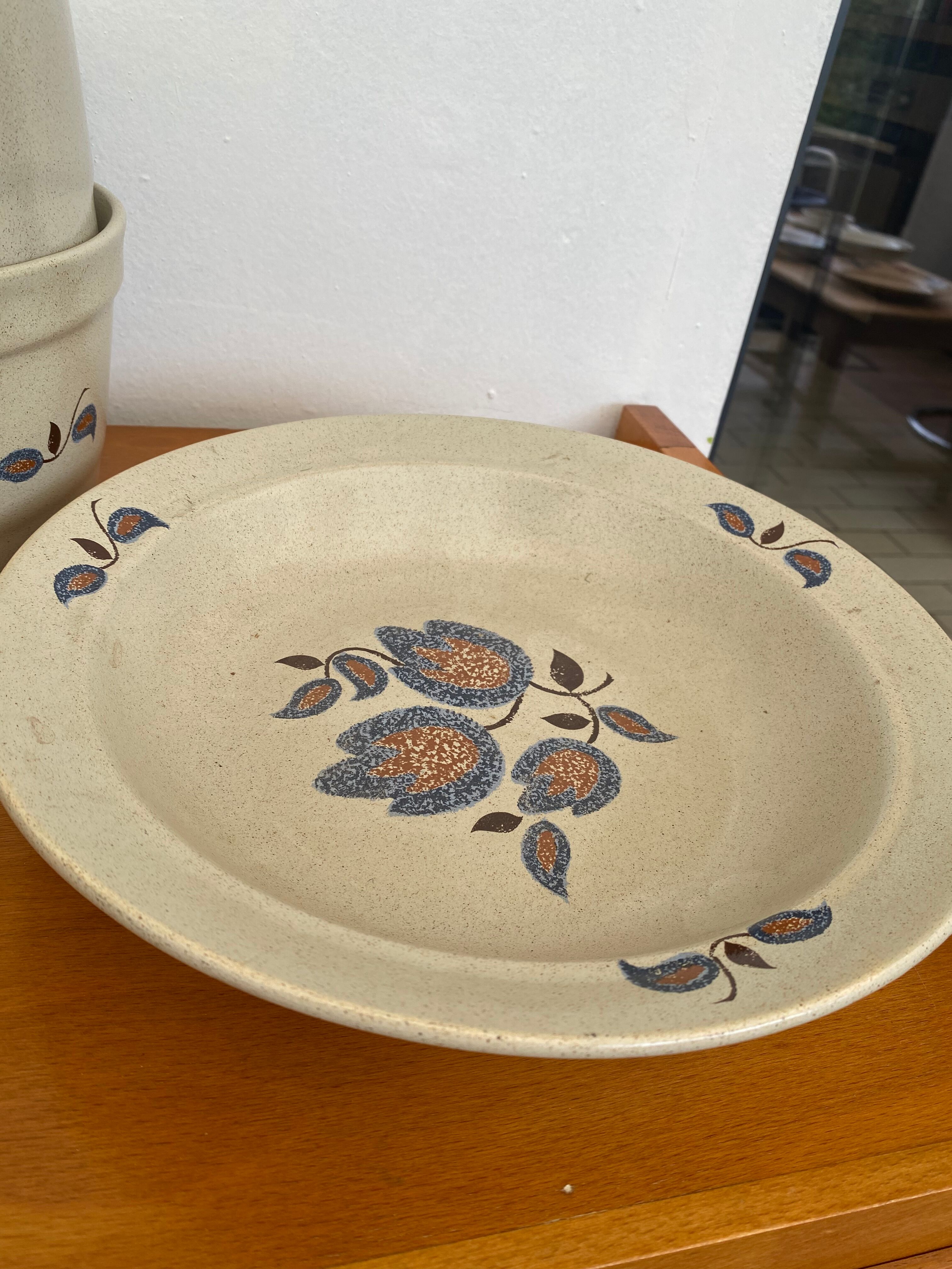 Set of tableware