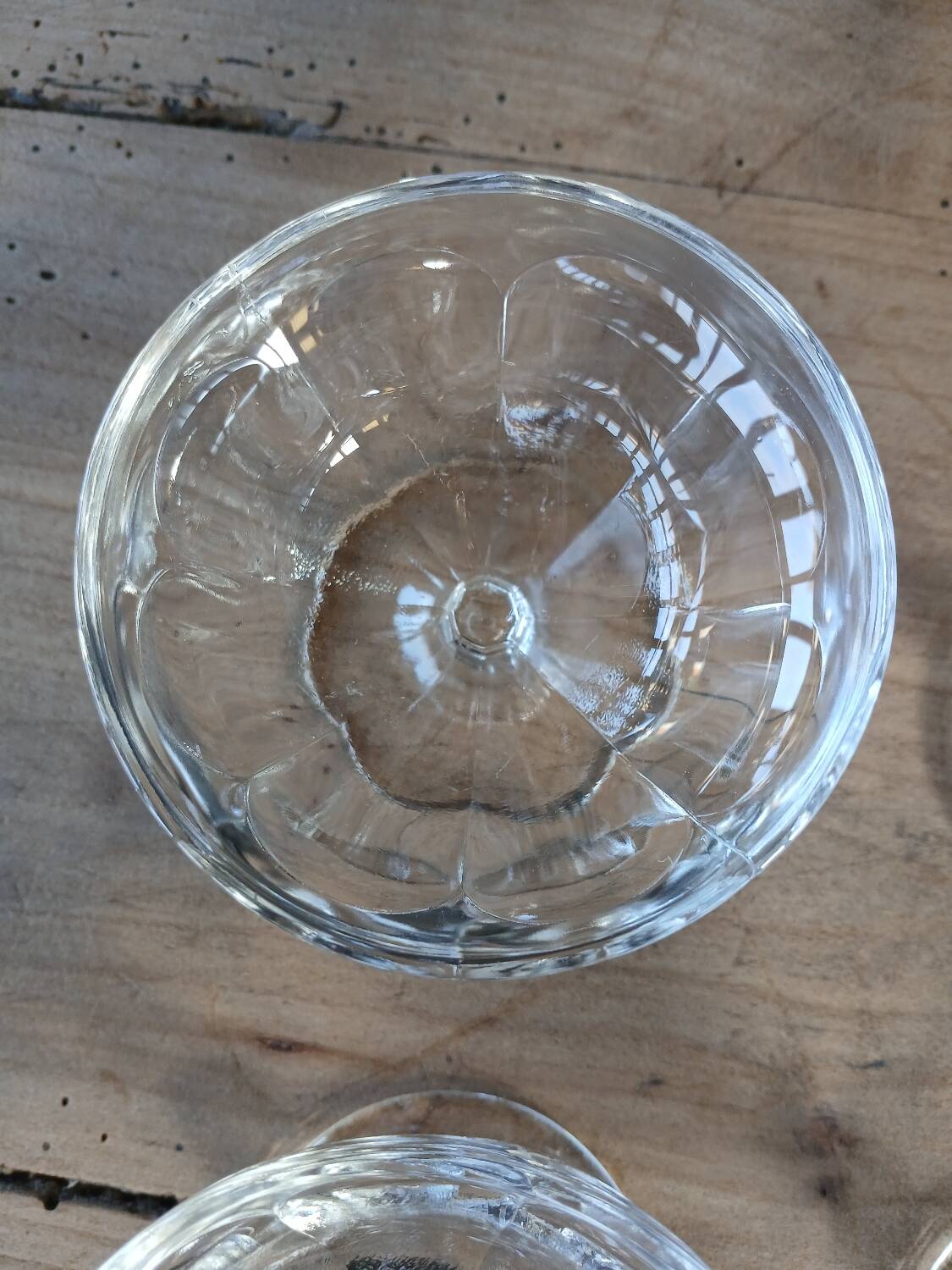 4 small old glass cups
